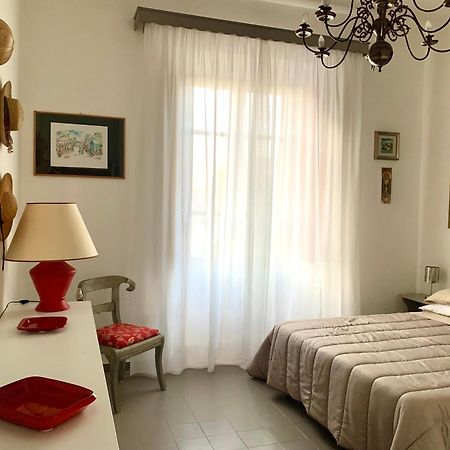 Guest House A Due Passi Olbia Exterior foto
